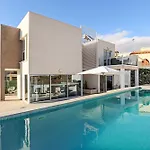 Nirvana - Luxury With Heated Pool Плайя-Параисо