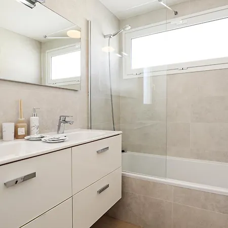 Nirvana - Luxury With Heated Pool Dom wakacyjny *