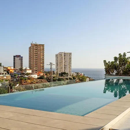 Dom wakacyjny Nirvana - Luxury With Heated Pool *