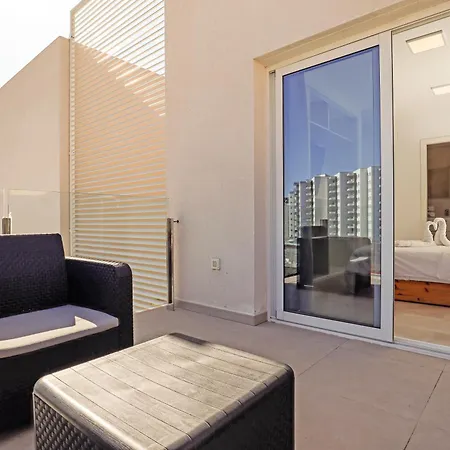 Nirvana - Luxury With Heated Pool בית נופש *