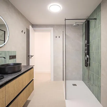 Nirvana - Luxury With Heated Pool בית נופש *