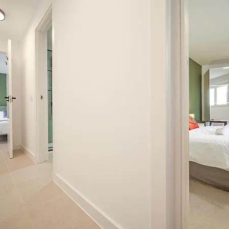 בית נופש Nirvana - Luxury With Heated Pool *