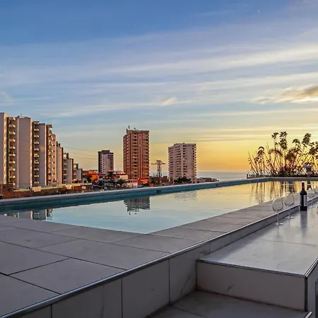 Nirvana - Luxury With Heated Pool בית נופש