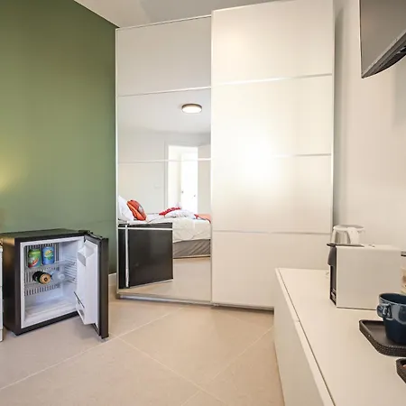 בית נופש Nirvana - Luxury With Heated Pool