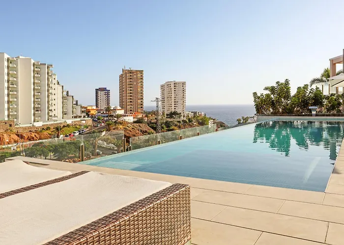 Nirvana - Luxury With Heated Pool Holiday home