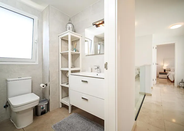 Holiday home Nirvana - Luxury With Heated Pool *