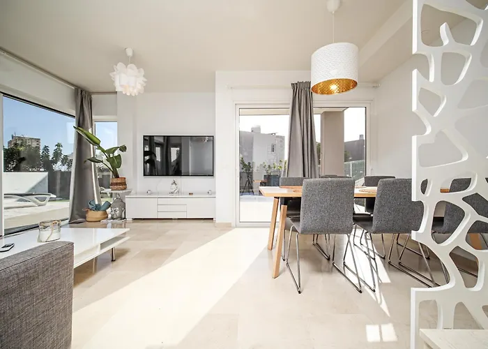 Nirvana - Luxury With Heated Pool *