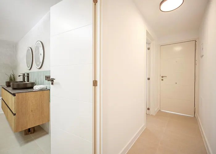 Holiday home Nirvana - Luxury With Heated Pool