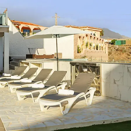 Feriehus Nirvana - Luxury With Heated Pool