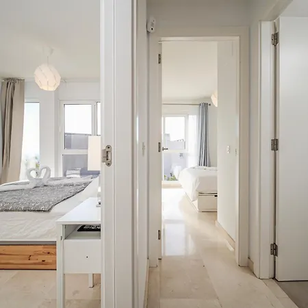 Vakantiehuis Nirvana - Luxury With Heated Pool Playa Paraiso (Tenerife)