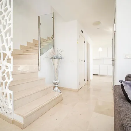 Nirvana - Luxury With Heated Pool Vakantiehuis