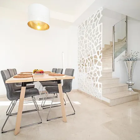 Vakantiehuis Nirvana - Luxury With Heated Pool Playa Paraiso (Tenerife)