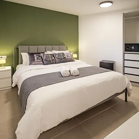 Nirvana - Luxury With Heated Pool Hébergement de vacances *