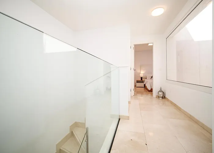 Nirvana - Luxury With Heated Pool 度假居 *