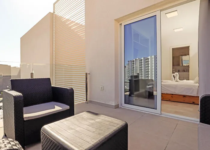 Nirvana - Luxury With Heated Pool 度假居 *