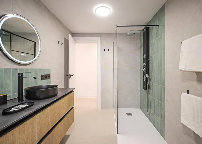 Nirvana - Luxury With Heated Pool 度假居 *