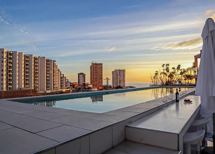 Nirvana - Luxury With Heated Pool 度假居