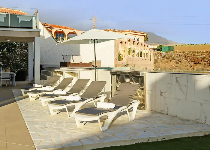 Σπίτι διακοπών Nirvana - Luxury With Heated Pool